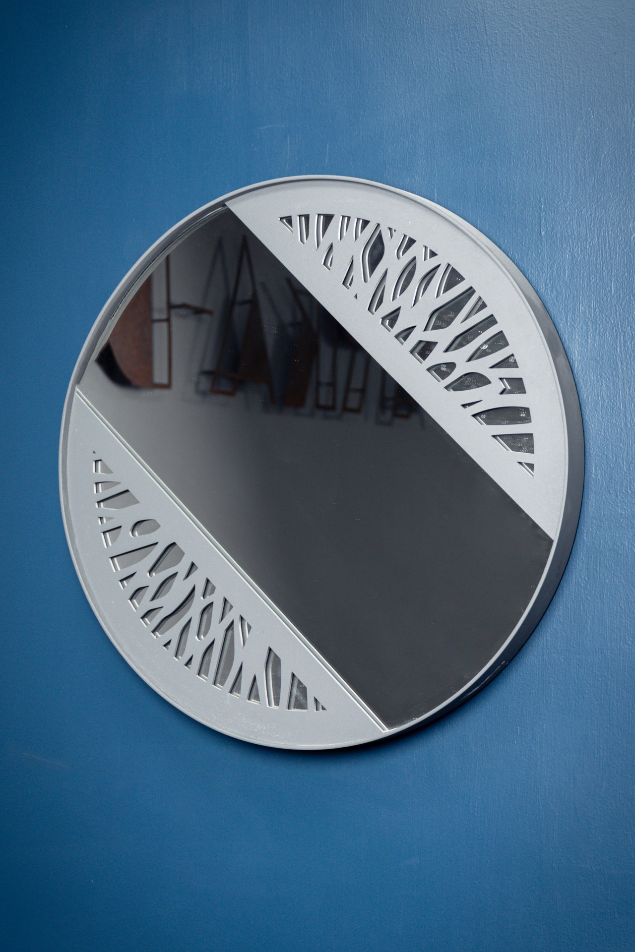 REFLEJO FRAGMENTADO — vista 3